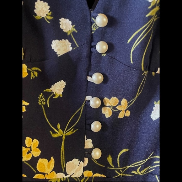 Reformation Everett Floral Crepe Midi Dress | Size 6 Hard to Find | MSRP: $328 - Picture 5 of 10